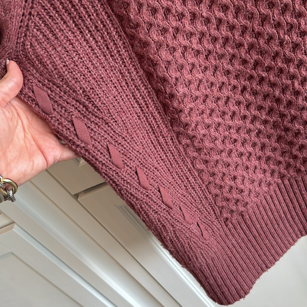 Express Sweater - Picture 2 of 4